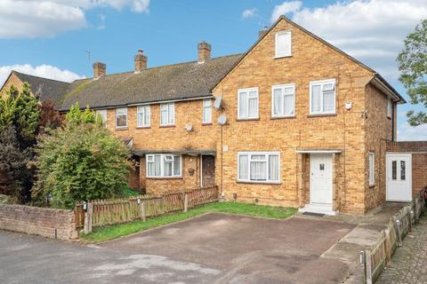 4 bedroom end of terrace house for sale, Highwood Avenue, Bushey, WD23