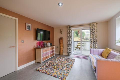 2 bedroom apartment for sale, Underbank Old Road, Holmfirth HD9