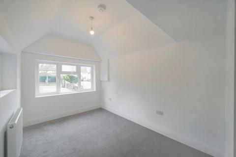 undefined, Warren Road, Uxbridge UB10