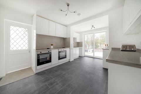 7 bedroom detached house to rent, Warren Road, Uxbridge UB10