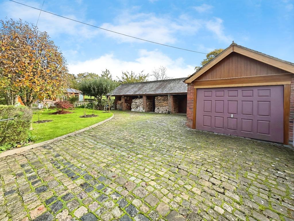 Garage/Stables