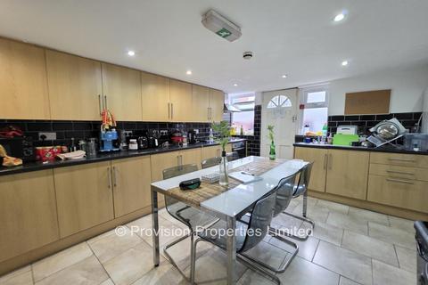 5 bedroom terraced house to rent, Cardigan Lane, Burley LS4
