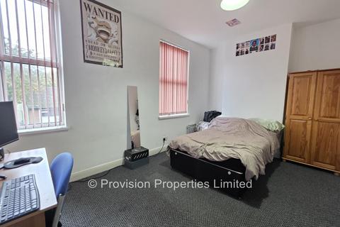 5 bedroom terraced house to rent, Cardigan Lane, Burley LS4