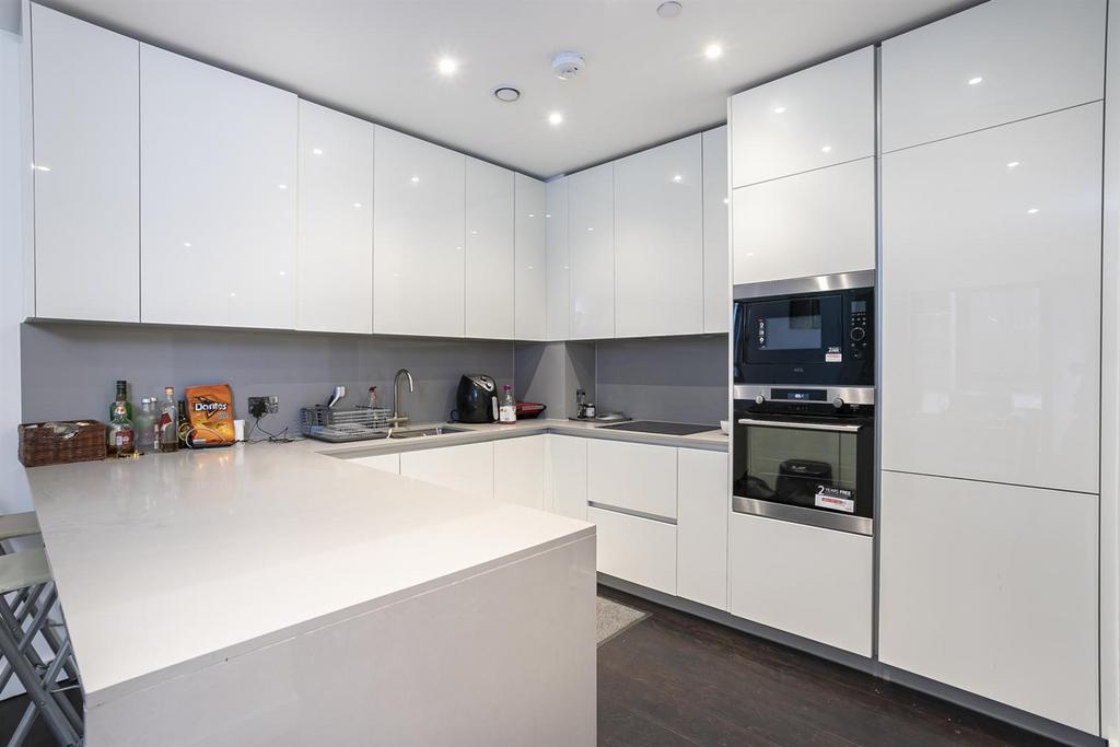 Kitchen (2).JPG