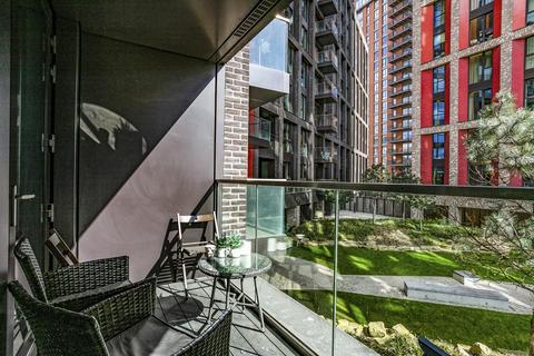 2 bedroom flat to rent, Haines House,10 Charles Clowes Walk, The Residence, Nine Elms, London, SW11