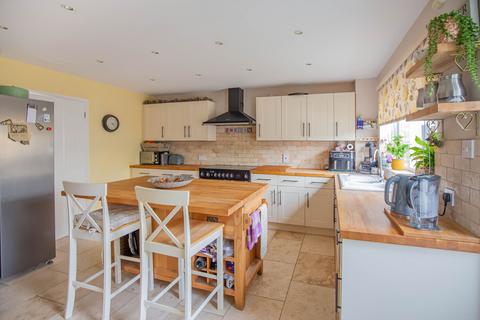 4 bedroom semi-detached house for sale, White Lion Park, Malmesbury, SN16