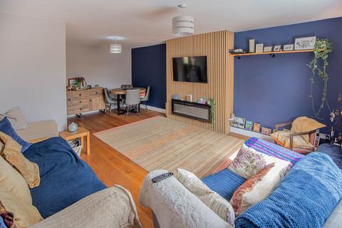 4 bedroom semi-detached house for sale, White Lion Park, Malmesbury, SN16