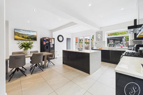 4 bedroom semi-detached house for sale, St. Matthews Walk, Leeds