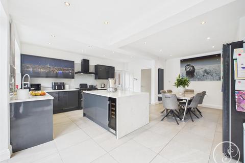 4 bedroom semi-detached house for sale, St. Matthews Walk, Leeds