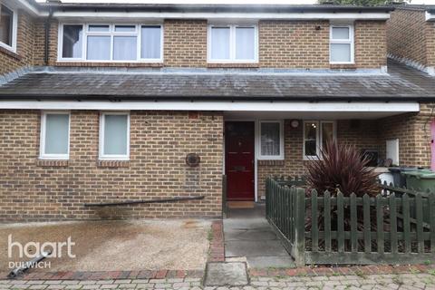3 bedroom flat for sale, Berry Lane, London