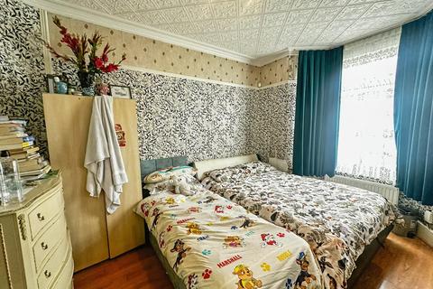 3 bedroom terraced house for sale, Birkbeck Road, London