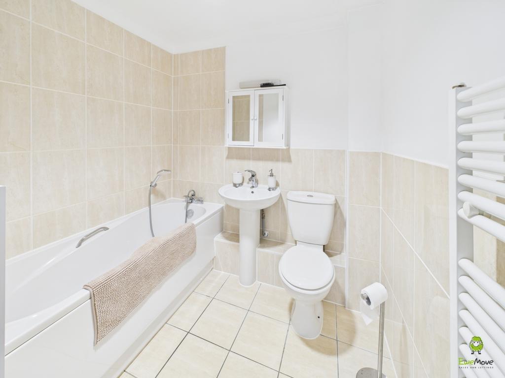 Family Bathroom James Hillier Ewe Move Bexley and D