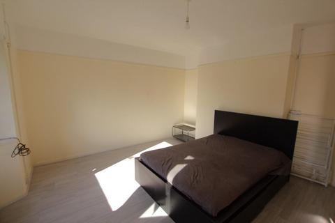 undefined, Dartford Avenue, Edmonton, London, N9