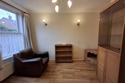 2 bedroom end of terrace house for sale, Hurcott Road, Kidderminster, Worcestershire, DY10