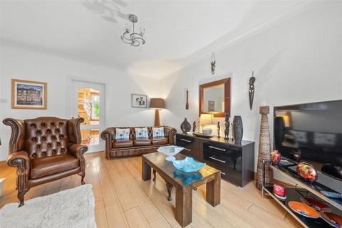 94 Burnhall Place, Wishaw, ML2 8EE