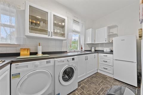 94 Burnhall Place, Wishaw, ML2 8EE