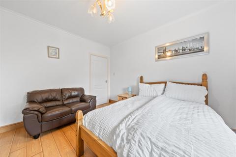 94 Burnhall Place, Wishaw, ML2 8EE