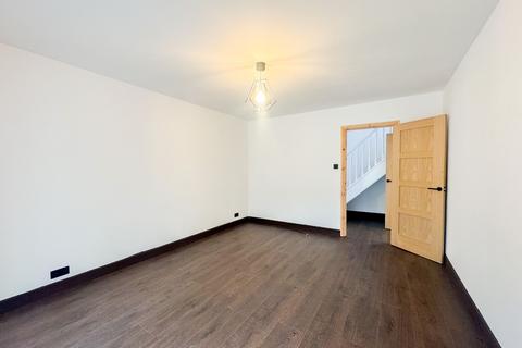 26 Clitheroe Drive, Bury, BL8 2JU