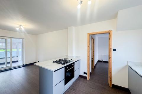 26 Clitheroe Drive, Bury, BL8 2JU