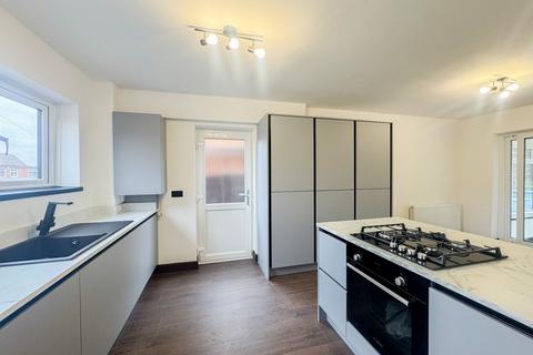 26 Clitheroe Drive, Bury, BL8 2JU