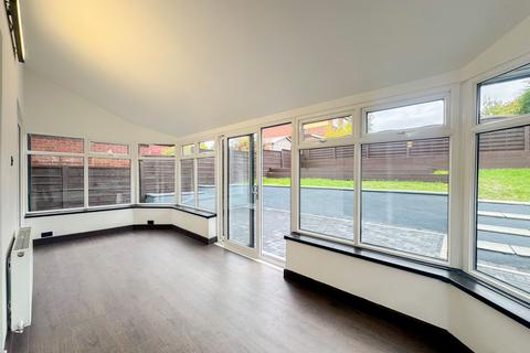 26 Clitheroe Drive, Bury, BL8 2JU