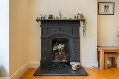 1 bedroom apartment to rent, New North Street, London WC1N