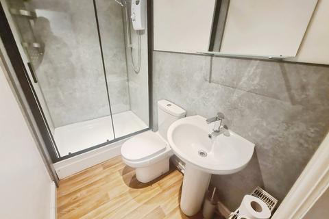 4 bedroom semi-detached house to rent, Cawdor Road, Manchester, Greater Manchester, M14