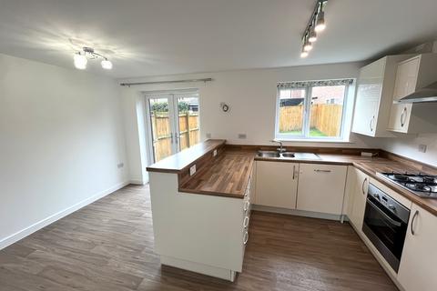 3 bedroom detached house to rent, Connaught Avenue, Radcliffe, M26