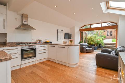 3 bedroom semi-detached house for sale, Osborne Road, East Cowes