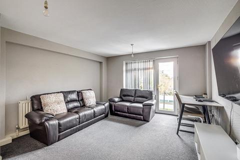 2 bedroom flat for sale, Elm Road, Leigh-on-sea, SS9
