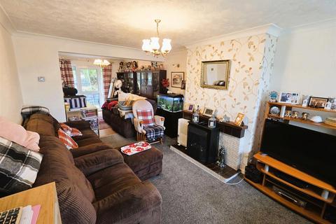 3 bedroom semi-detached bungalow for sale, Cleviston Park, Llangennech, Llanelli