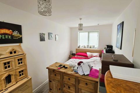 3 bedroom semi-detached bungalow for sale, Cleviston Park, Llangennech, Llanelli