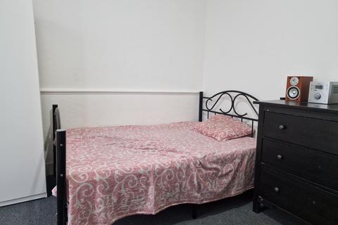 1 bedroom terraced house to rent, London N18