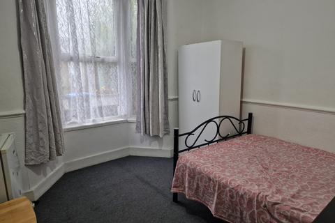 1 bedroom terraced house to rent, London N18
