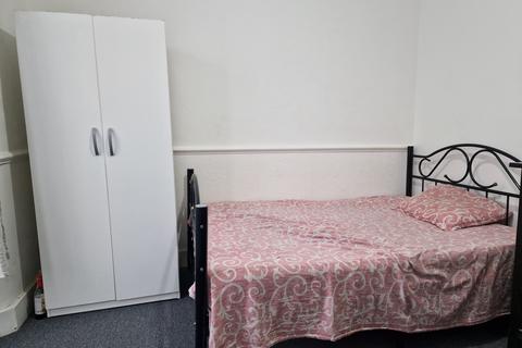 1 bedroom terraced house to rent, London N18