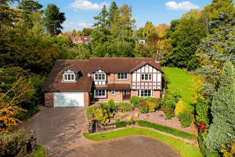 5 bedroom detached house to rent, Magnolia Rise, Prestbury