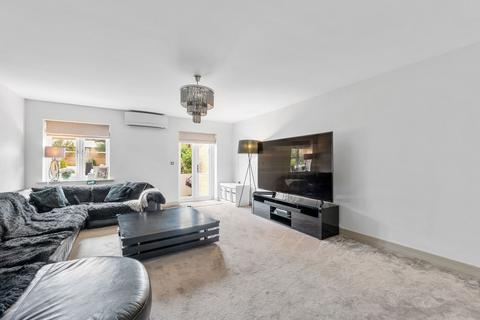 undefined, Woodview Way, Caterham CR3