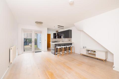 3 bedroom terraced house for sale, Park Mews, Victoria Park