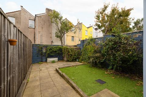 3 bedroom terraced house for sale, Park Mews, Victoria Park