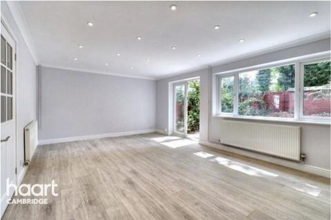 4 bedroom terraced house to rent, Stansgate Avenue, CAMBRIDGE