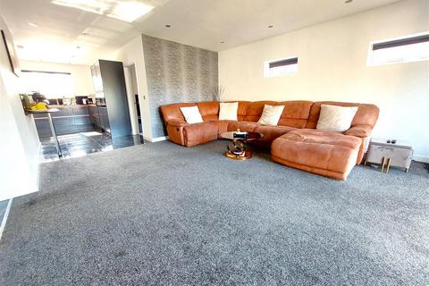 5 bedroom house to rent, Meehan Road, Greatstone, New Romney