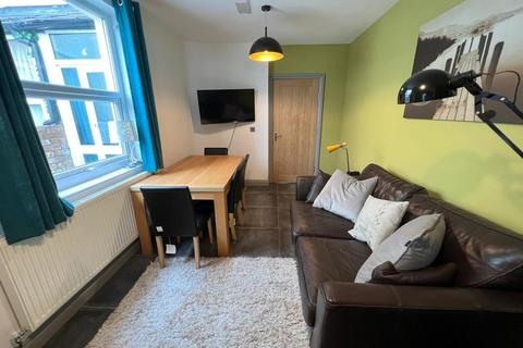 5 bedroom terraced house to rent, Heathfield Road, Cardiff, CF14