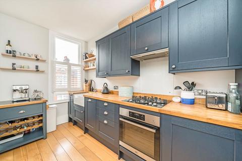 2 bedroom flat for sale, Killyon Road, London SW8