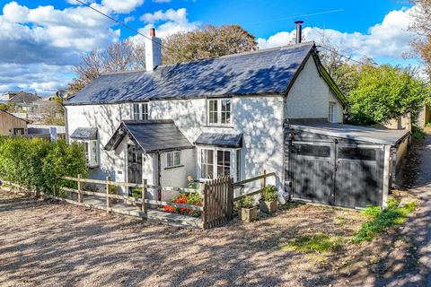Meadow Way, Barton on Sea, New Milton, BH25
