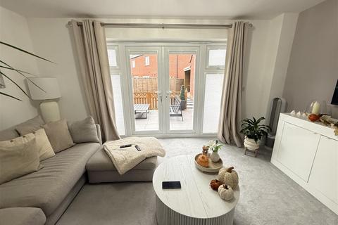3 bedroom semi-detached house for sale, Osprey Drive, Burton-On-Trent DE14
