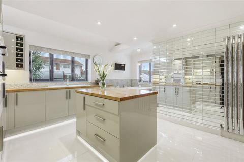 4 bedroom detached house for sale, Victoria Drive, Great Wakering, Essex, SS3