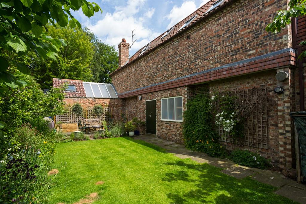 Garden - showing Garage Door