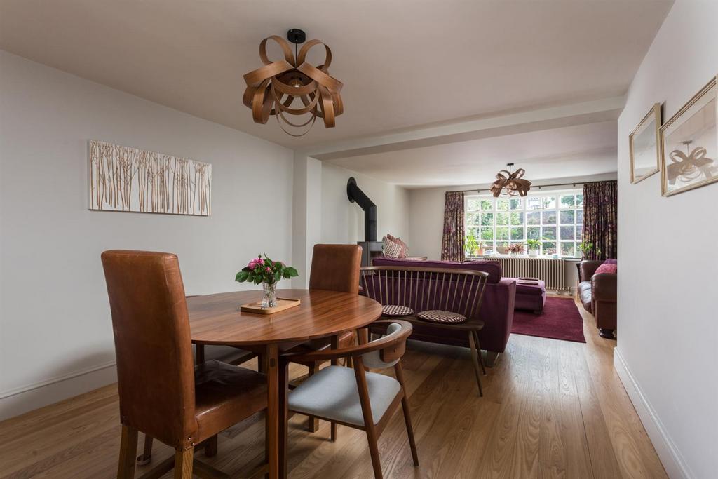 Lounge/Dining Room
