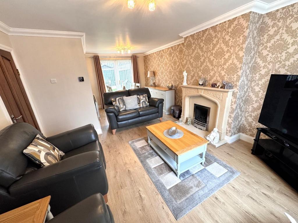 Lounge/dining room