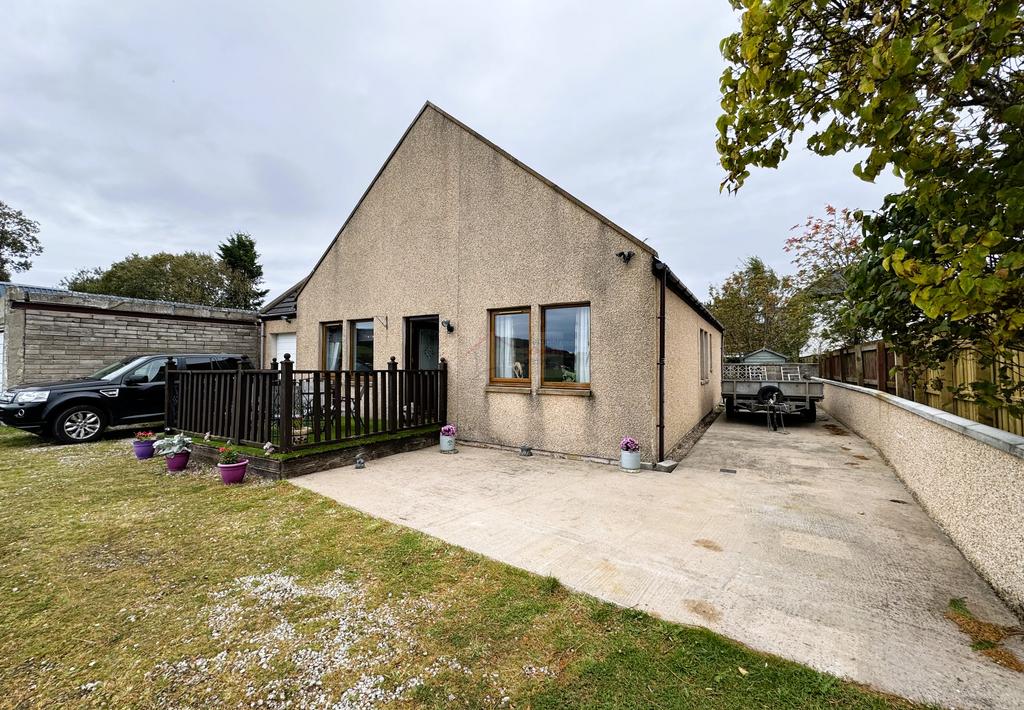 Front of Property.JPG